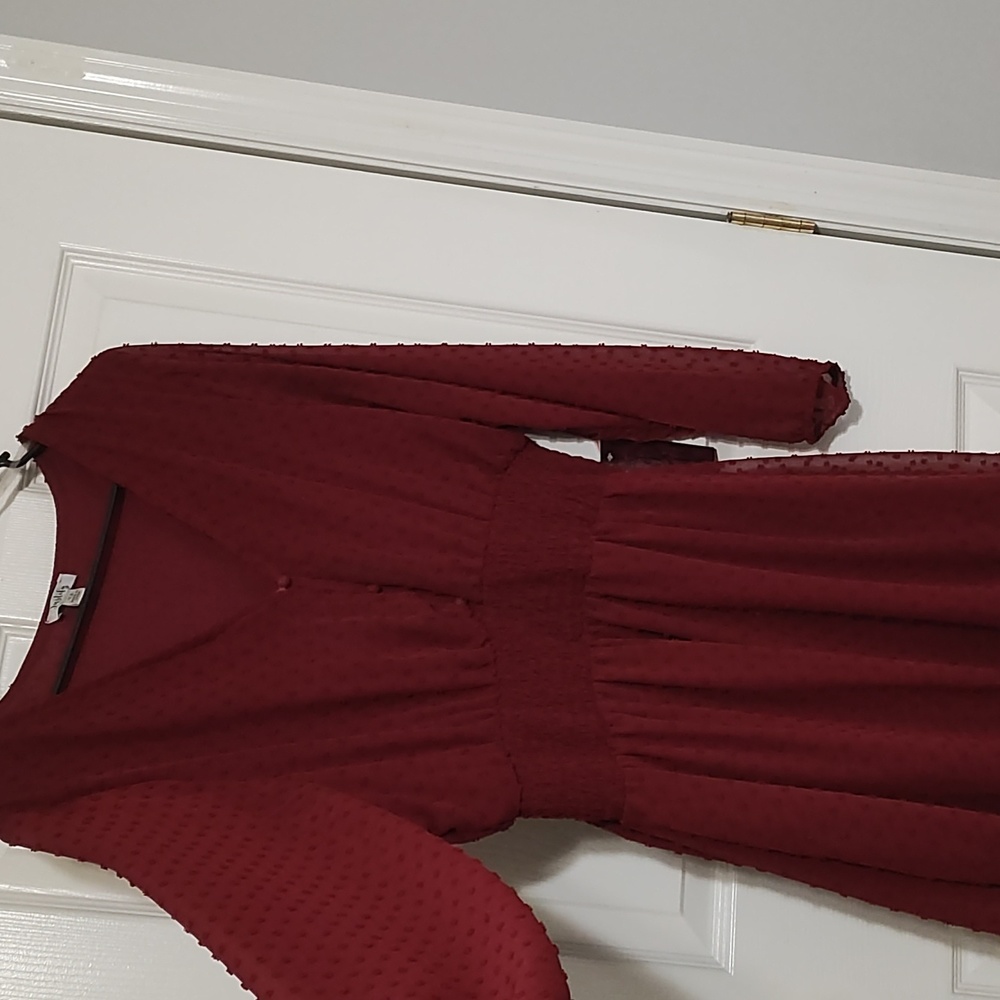 Dresses - Picture 4 of 4